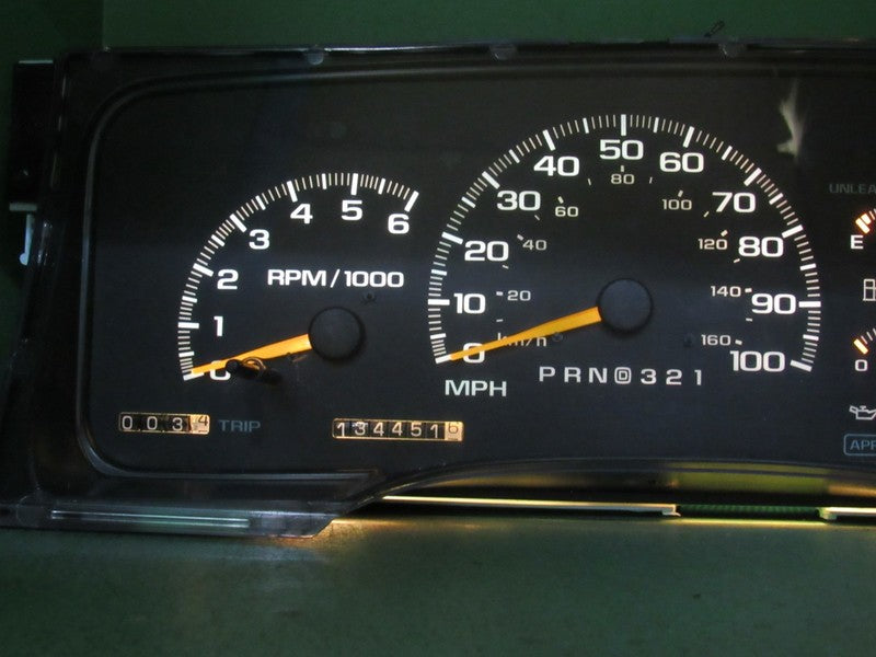 97-98 C/K TRUCK SUBURBAN INSTRUMENT GAUGE CLUSTER SPEEDO TACH 134K REB