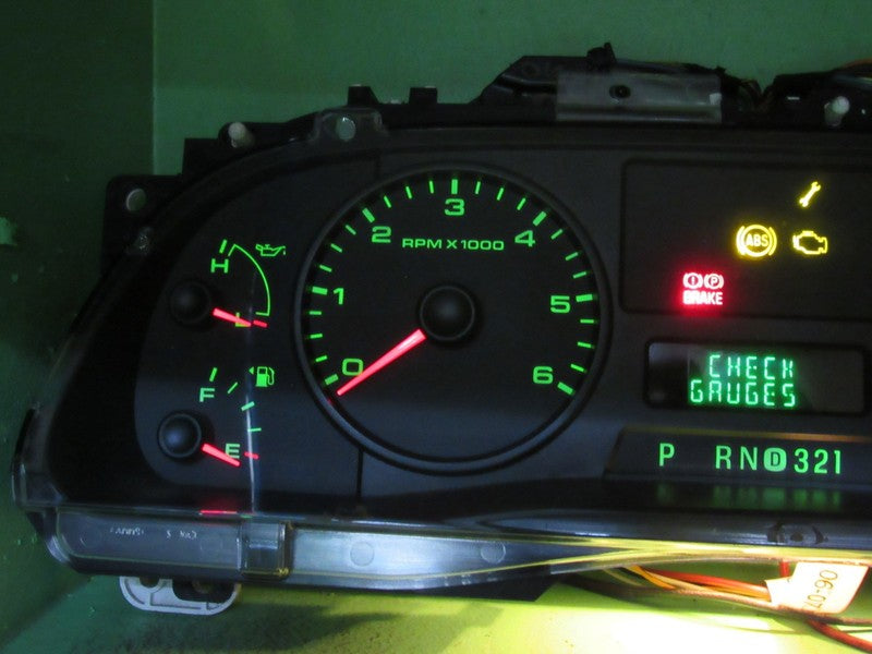 06-07 F250 F350 INSTRUMENT GAUGE CLUSTER GAUGES SPEEDO TACH MILEAGE PR