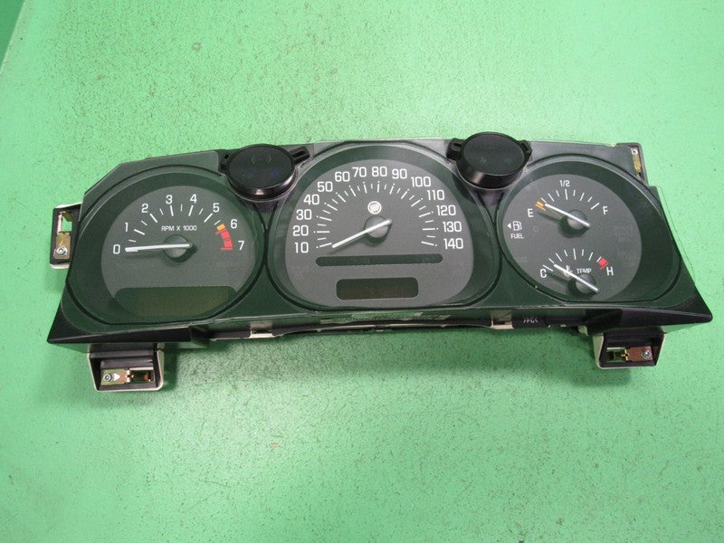 02-05 BUICK LESABRE INSTRUMENT GAUGE CLUSTER GAUGES SPEEDO TACH MILEAG
