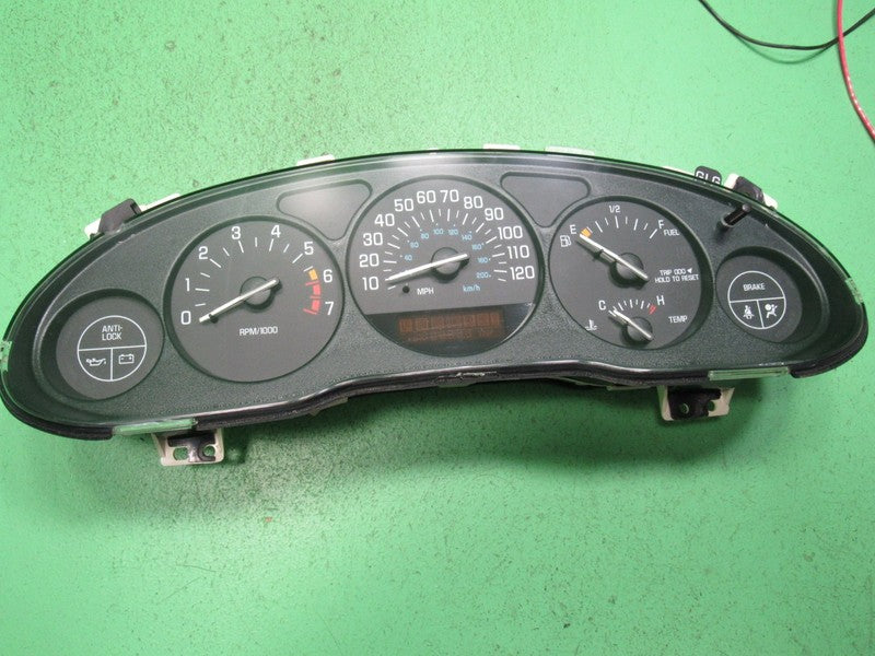 99-04 BUICK REGAL INSTRUMENT GAUGE CLUSTER GAUGES SPEEDO TACH MILEAGE 