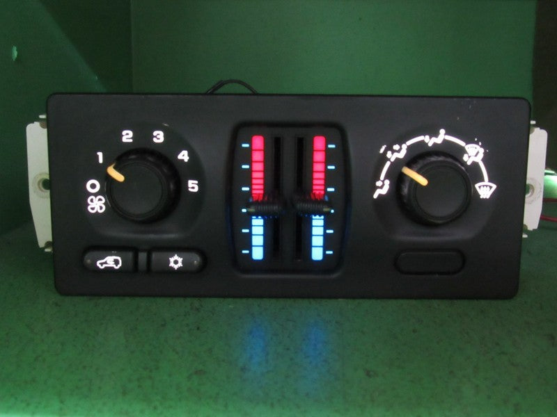 15832313 SILVERADO TAHOE SIERRA YUKON AC MANUAL CLIMATE CONTROL LED RE