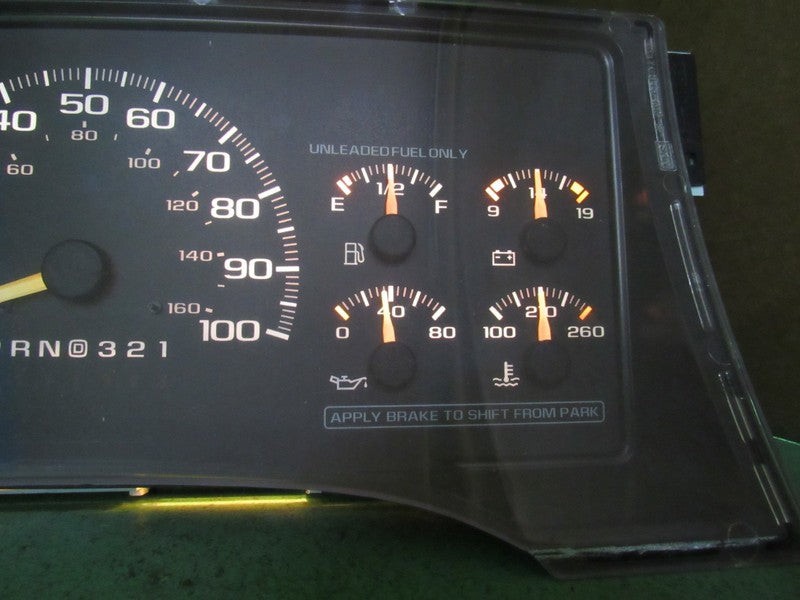 95-96 C/K TRUCK SUBURBAN INSTRUMENT GAUGE CLUSTER SPEEDO TACH 197K REB
