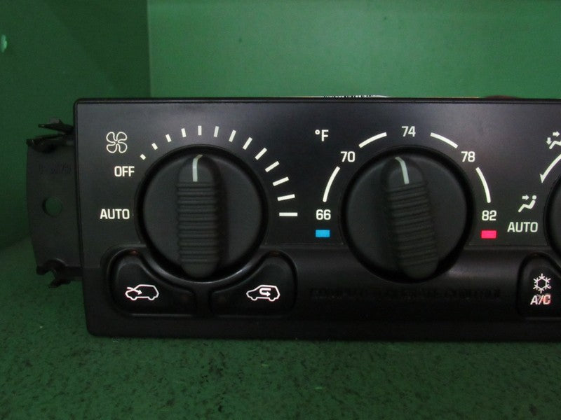 15758149 00-02 TAHOE SILVERADO YUKON A/C AUTO CLIMATE TEMP CONTROL REB