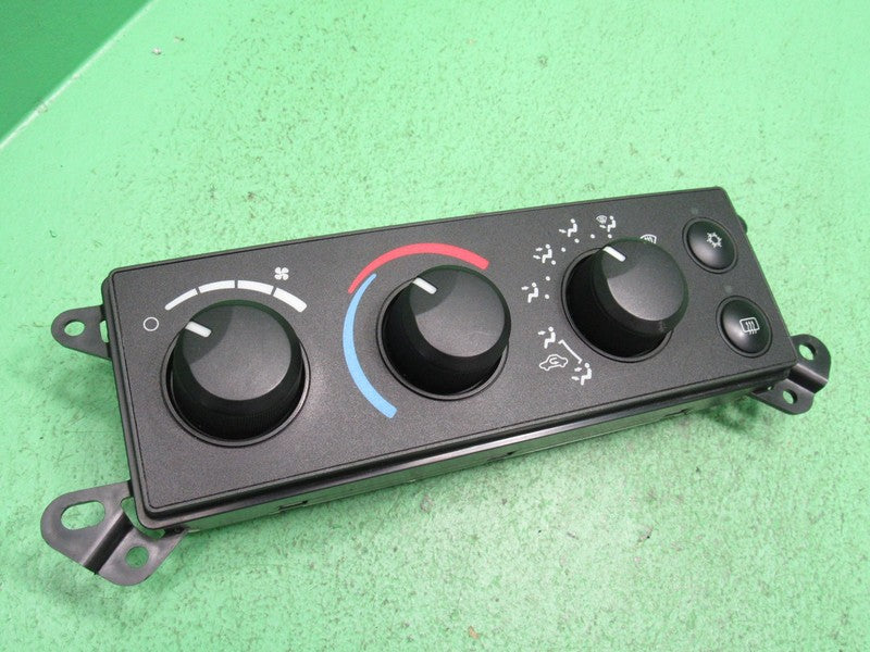 55056569AC 06 DAKOTA RAIDER A/C AC HEATER MANUAL CLIMATE TEMP CONTROL 