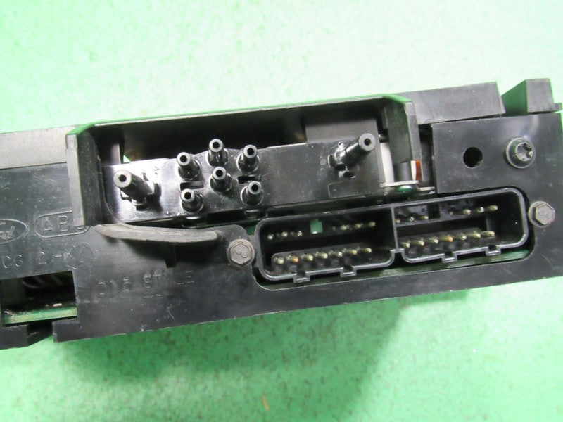 03-11 CROWN VIC EATC AUTOMATIC CLIMATE HEATER CONTROL 6W7H-19C933-AA R