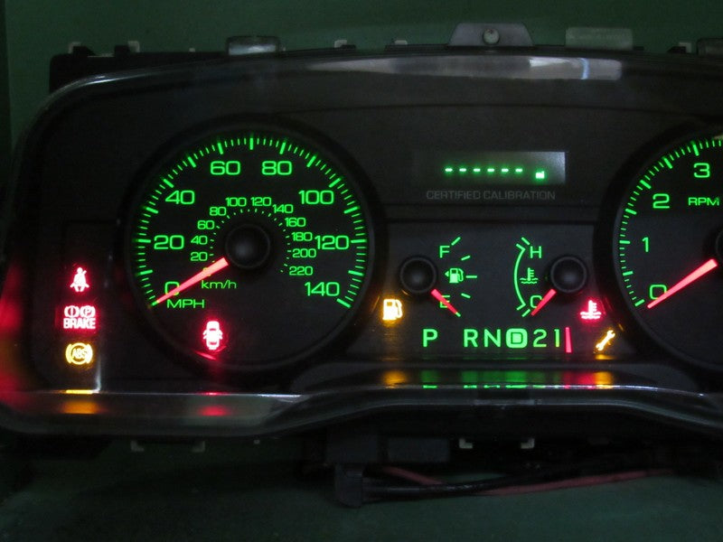 06 CROWN VICTORIA P71 INSTRUMENT GAUGE CLUSTER SPEEDO TACH MILEAGE PRO