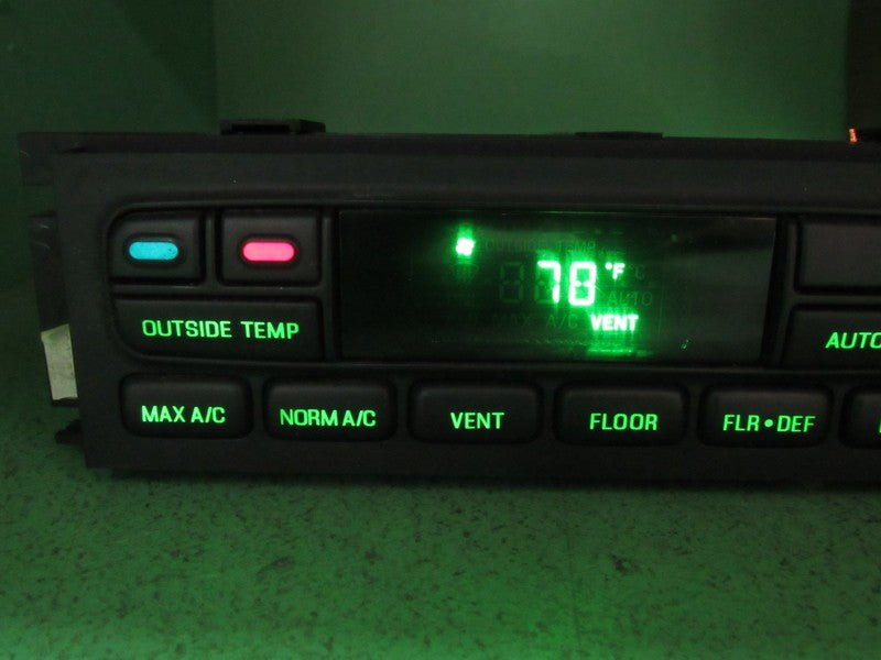 01-02 CROWN VIC EATC AUTOMATIC CLIMATE HEATER CONTROL 1W7H-19C933-AA R