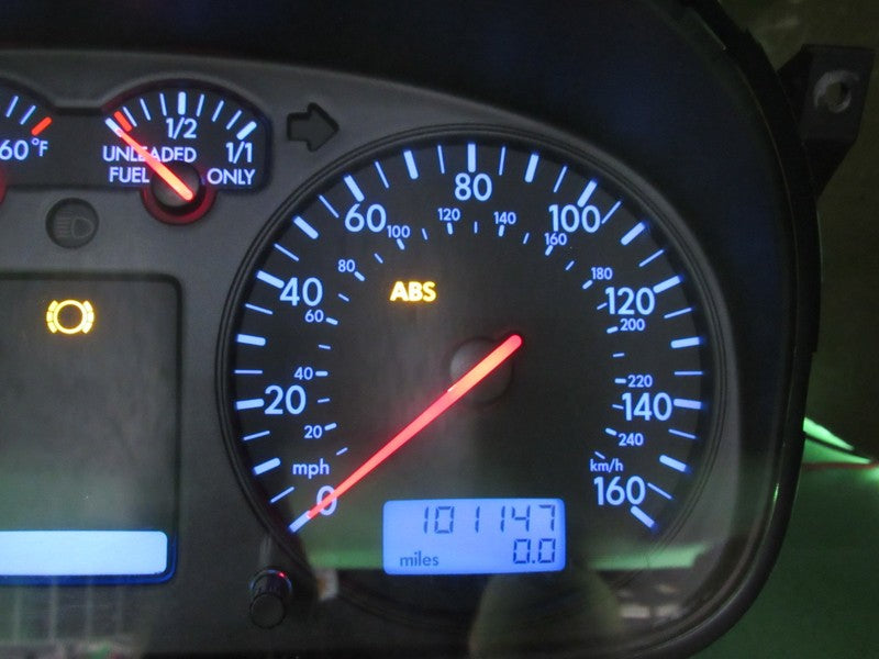 01 VW EUROVAN INSTRUMENT GAUGE CLUSTER SPEEDOMETER TACH 101k TESTED 26