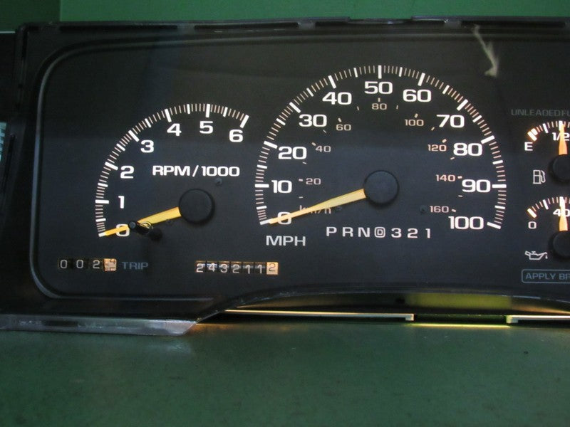 97-98 C/K TRUCK SUBURBAN INSTRUMENT GAUGE CLUSTER SPEEDO TACH 243K REB