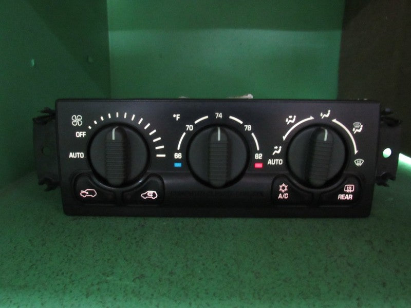 15060162 00-02 TAHOE SILVERADO YUKON A/C AUTO CLIMATE TEMP CONTROL REB