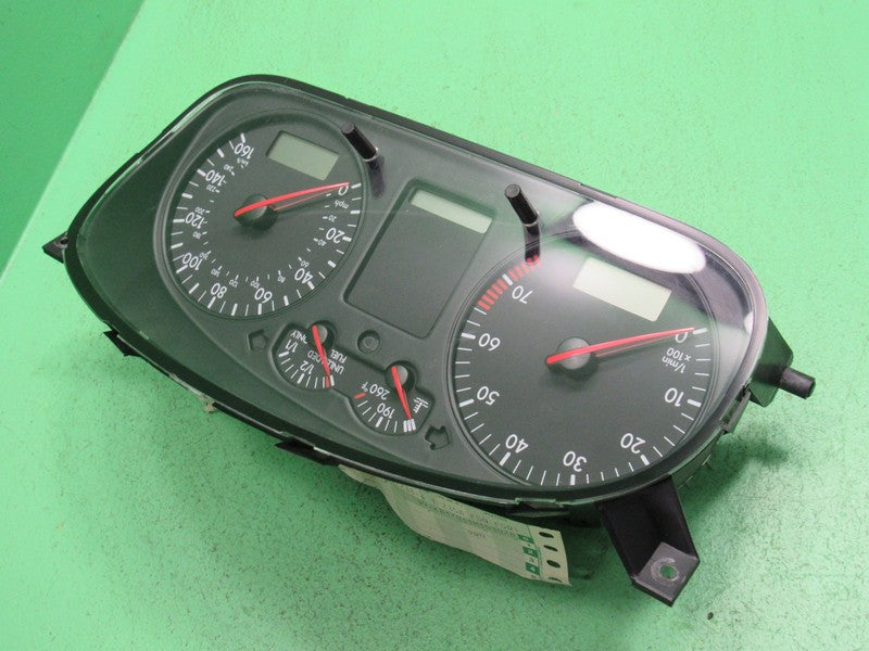 01 VW EUROVAN INSTRUMENT GAUGE CLUSTER SPEEDOMETER TACH 101k TESTED 26