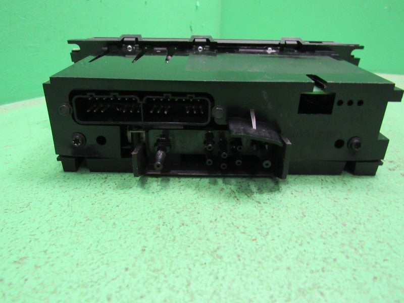 03-11 CROWN VIC EATC AUTOMATIC CLIMATE HEATER CONTROL 3W7H-19C933-AB R