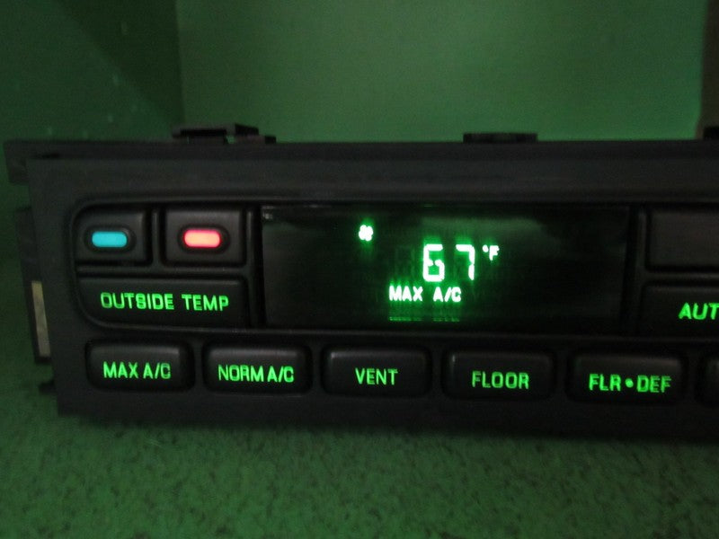 01-02 CROWN VIC EATC AUTOMATIC CLIMATE HEATER CONTROL 1W7H-19C933-AA R