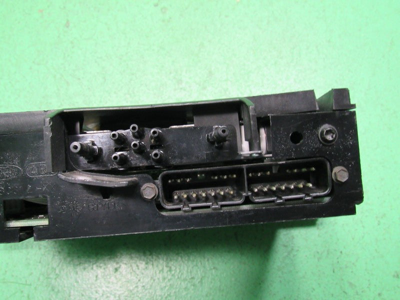 01-02 CROWN VIC EATC AUTOMATIC CLIMATE HEATER CONTROL 1W7H-18C612-CA R