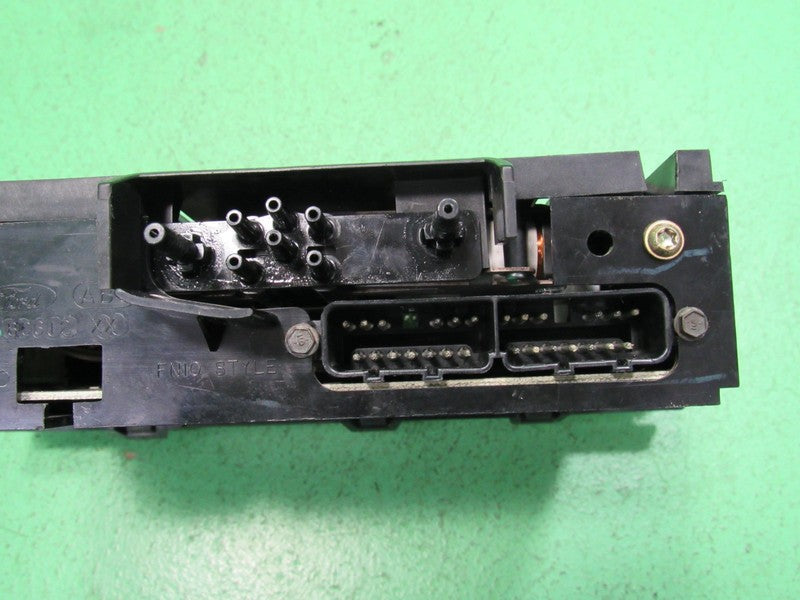 02-04 FORD F-150 EATC AUTOMATIC CLIMATE HEATER CONTROL 2L3H-19C933-AA 