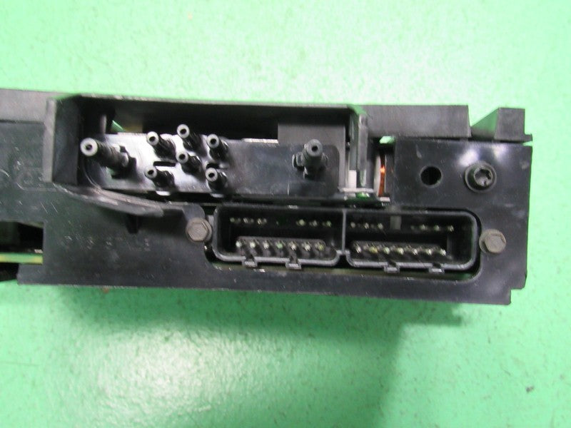 01-02 CROWN VIC EATC AUTOMATIC CLIMATE HEATER CONTROL 1W7H-18C612-CA R