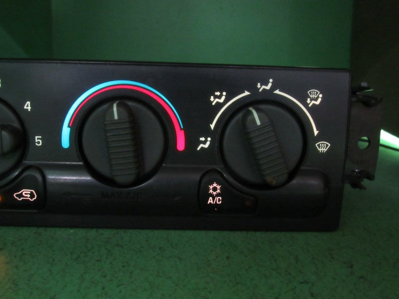 15054697 99-02 SIERRA SILVERADO TAHOE AC MANUAL CLIMATE TEMP CONTROL R