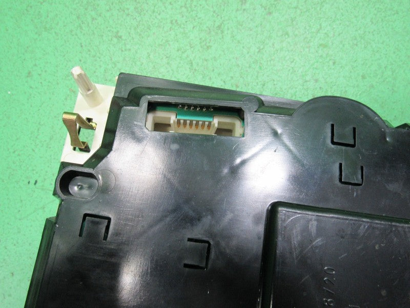 00-01 BUICK LESABRE INSTRUMENT GAUGE CLUSTER GAUGES SPEEDO TACH MILEAG