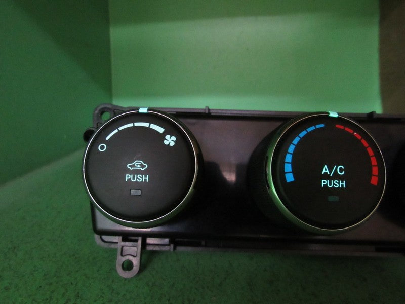 55111952AE 09-10 DODGE CHALLENGER HEATER A/C CLIMATE TEMP CONTROL REBU
