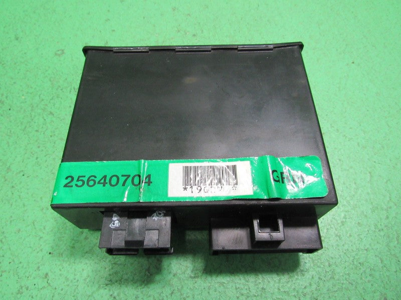 97-99 OLDS 88 SENTINEL HEADLIGHT LIGHTING CONTROL MODULE 25640704 REBU