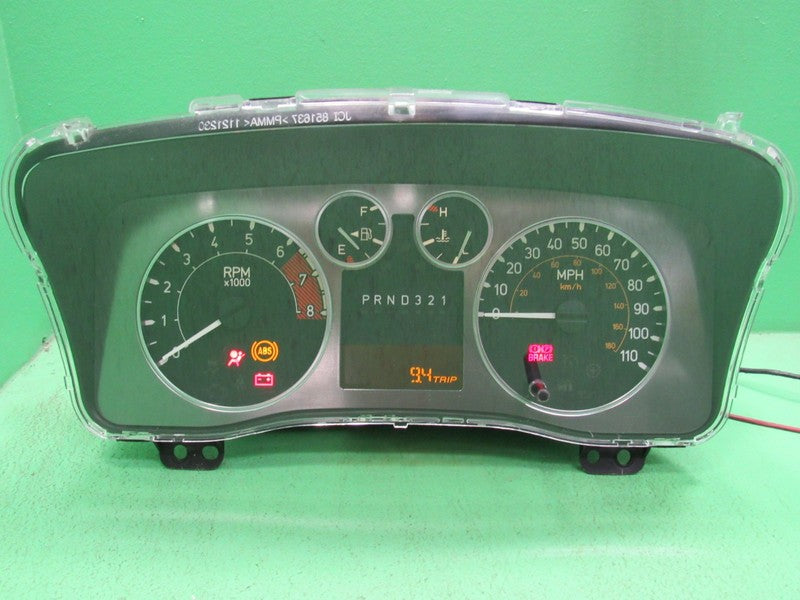 07 HUMMER H3 INSTRUMENT GAUGE CLUSTER SPEEDOMETER TACH 15821163 PLUG A