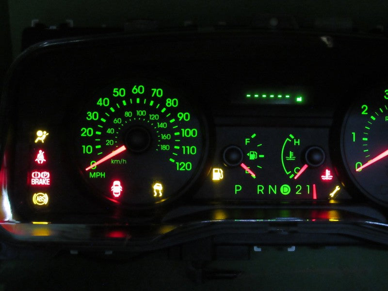07 GRAND MARQUIS INSTRUMENT GAUGE CLUSTER GAUGES SPEEDO TACH MILEAGE P