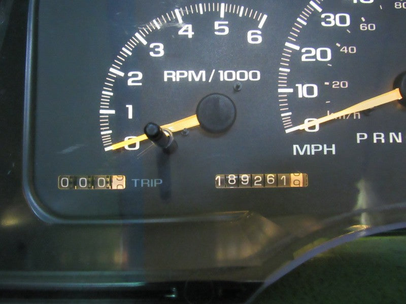 95-96 C/K TRUCK SUBURBAN INSTRUMENT GAUGE CLUSTER SPEEDO TACH 189K REB