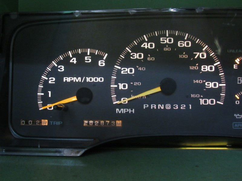 97-98 C/K TRUCK SUBURBAN INSTRUMENT GAUGE CLUSTER SPEEDO TACH 282K REB