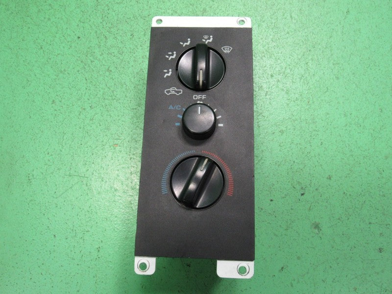 55037030 94-97 DODGE RAM A/C AC HEATER MANUAL CLIMATE TEMP CONTROL REB