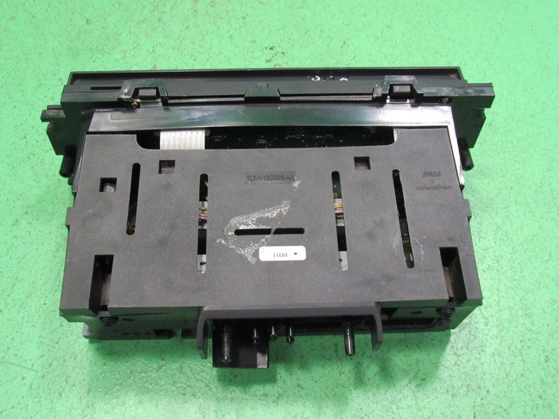 03-11 CROWN VIC EATC AUTOMATIC CLIMATE HEATER CONTROL 3W7H-19C933-AB R