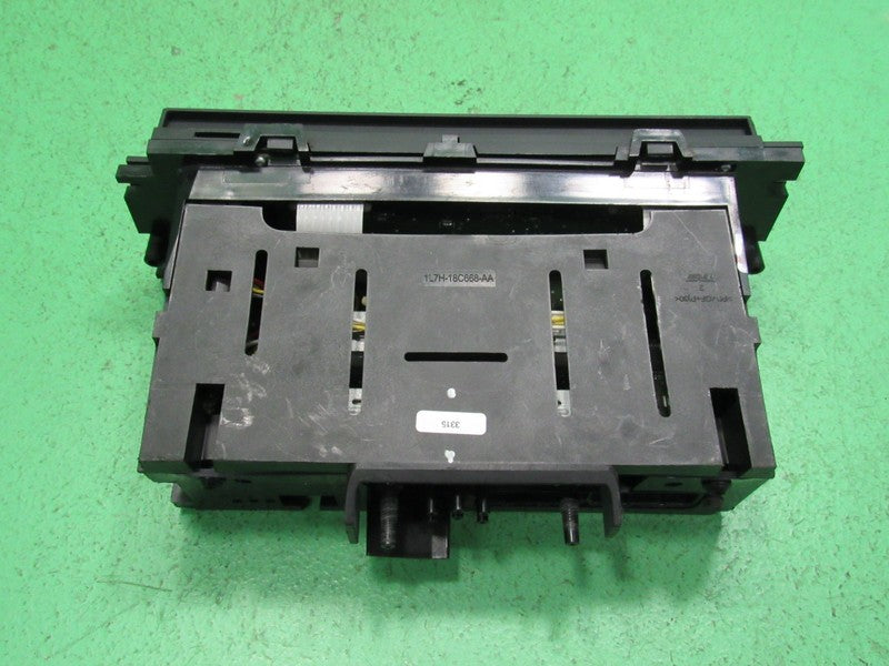 01-02 CROWN VIC EATC AUTOMATIC CLIMATE HEATER CONTROL 1W7H-18C612-CA R