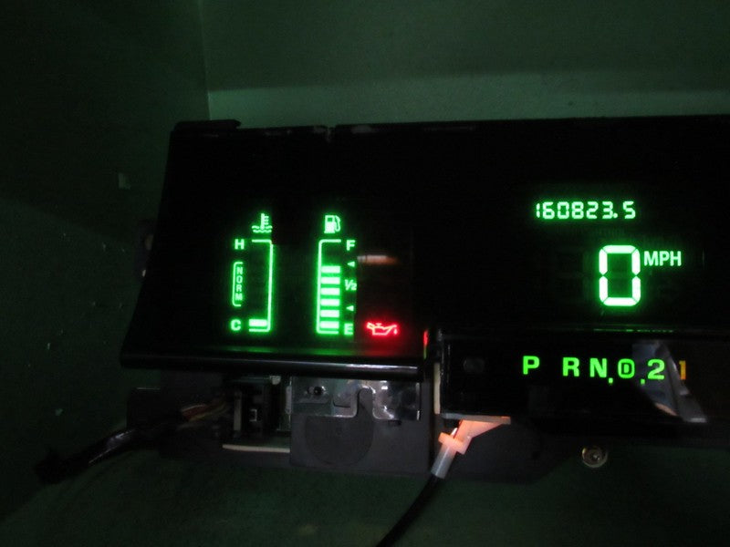 03-04 CROWN VIC GRAND MARQUIS DIGITAL INSTRUMENT GAUGE CLUSTER SPEEDO 