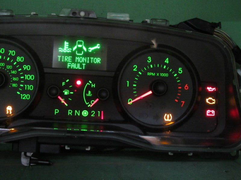 09-11 CROWN VICTORIA P71 INSTRUMENT GAUGE CLUSTER SPEEDO TACH MILEAGE 