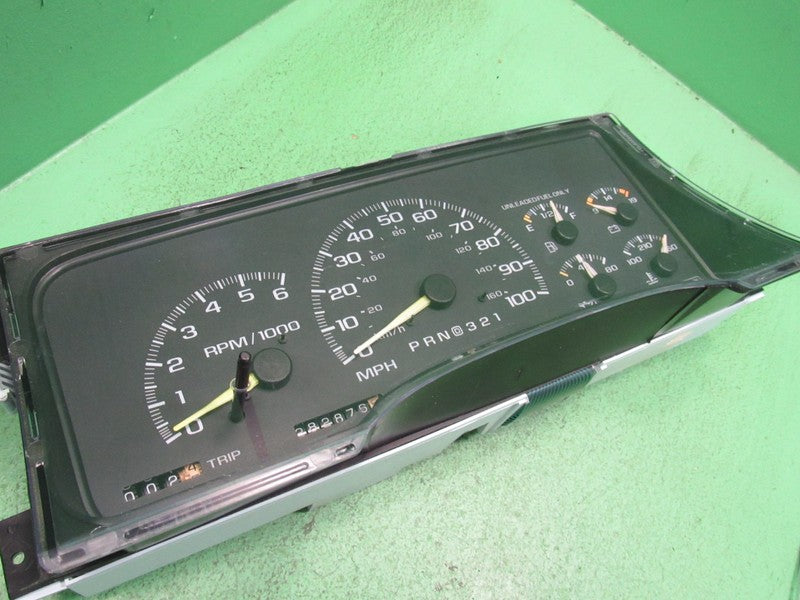 97-98 C/K TRUCK SUBURBAN INSTRUMENT GAUGE CLUSTER SPEEDO TACH 282K REB