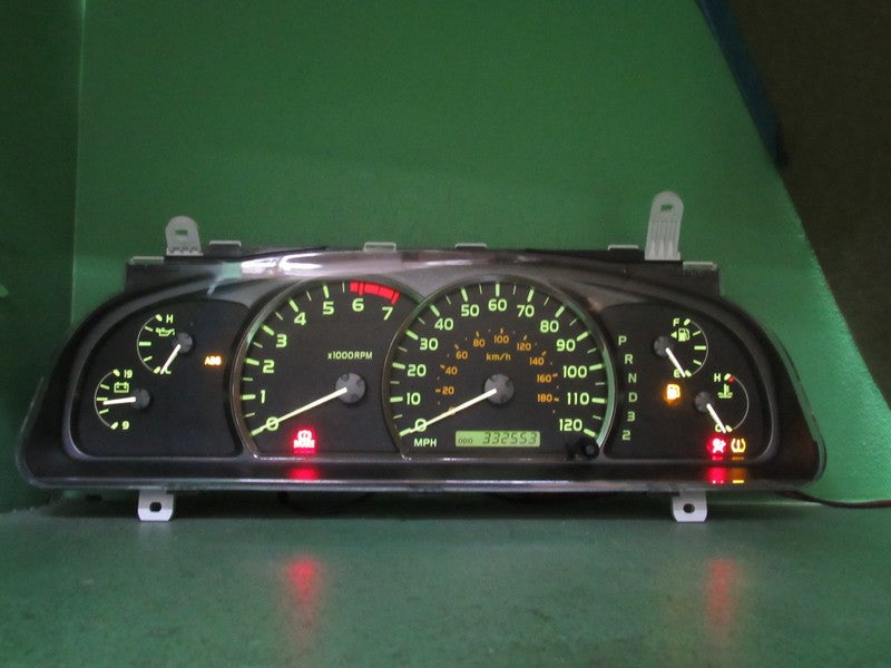 06 SEQUOIA 4X4 INSTRUMENT GAUGE CLUSTER SPEEDO TACH 332K 83800-0C411 T