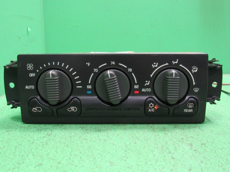 15060162 00-02 TAHOE SILVERADO YUKON A/C AUTO CLIMATE TEMP CONTROL REB