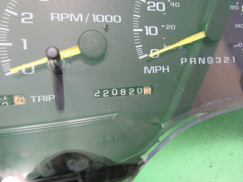 97-98 C/K TRUCK SUBURBAN INSTRUMENT GAUGE CLUSTER SPEEDO TACH 220K REB