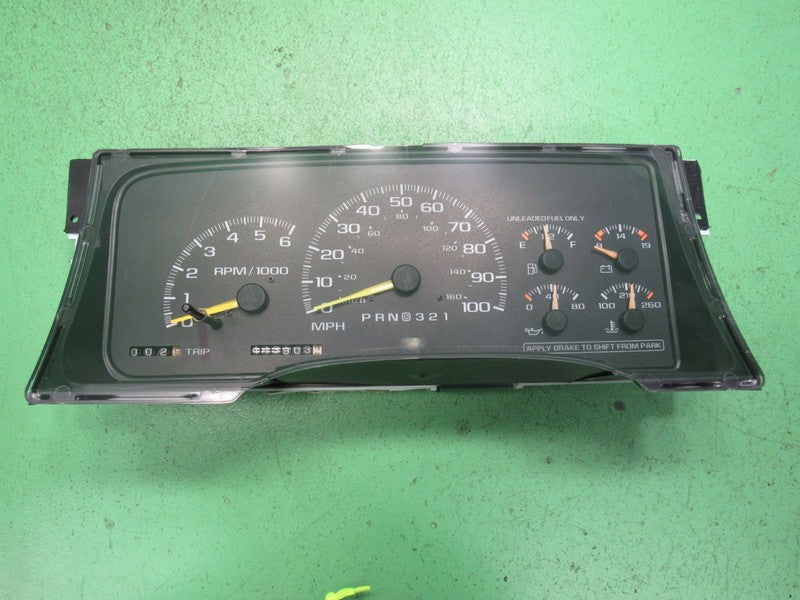 97-98 C/K TRUCK SUBURBAN INSTRUMENT GAUGE CLUSTER SPEEDO TACH 443K REB