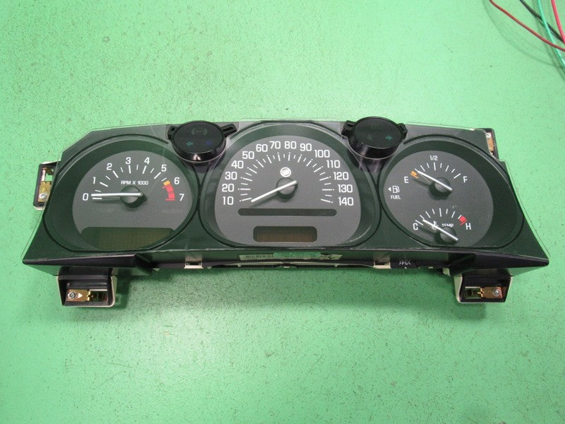 00-01 BUICK LESABRE INSTRUMENT GAUGE CLUSTER GAUGES SPEEDO TACH MILEAG