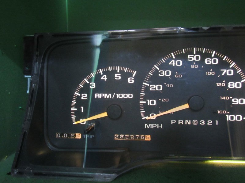 97-98 C/K TRUCK SUBURBAN INSTRUMENT GAUGE CLUSTER SPEEDO TACH 282K REB