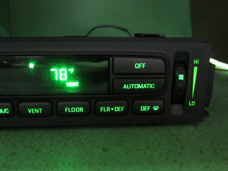 01-02 CROWN VIC EATC AUTOMATIC CLIMATE HEATER CONTROL 1W7H-19C933-AA R