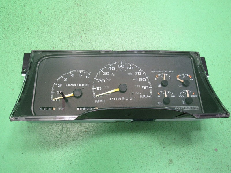 97-98 C/K TRUCK SUBURBAN INSTRUMENT GAUGE CLUSTER SPEEDO TACH 319K REB