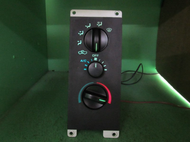 55037030 94-97 DODGE RAM A/C AC HEATER MANUAL CLIMATE TEMP CONTROL REB