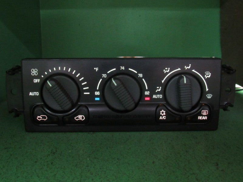 15060162 00-02 TAHOE SILVERADO YUKON A/C AUTO CLIMATE TEMP CONTROL REB