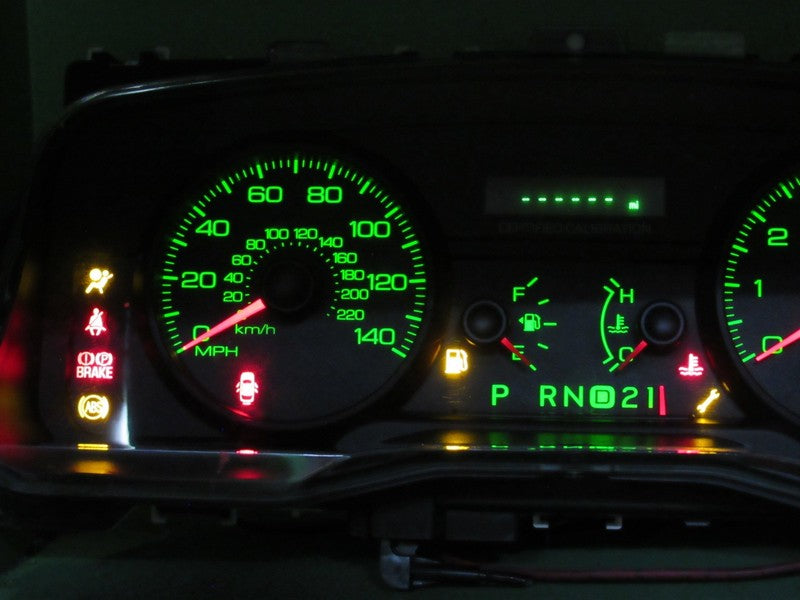 08 CROWN VICTORIA P71 INSTRUMENT GAUGE CLUSTER SPEEDO TACH MILEAGE PRO
