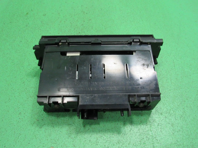 01-02 CROWN VIC EATC AUTOMATIC CLIMATE HEATER CONTROL 1W7H-19C933-AA R