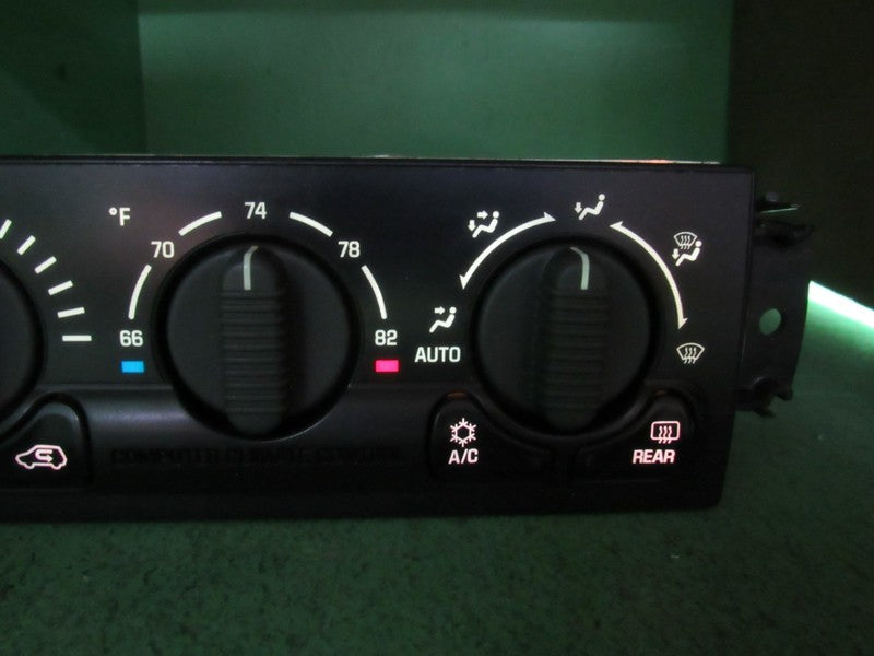 15758149 00-02 TAHOE SILVERADO YUKON A/C AUTO CLIMATE TEMP CONTROL REB