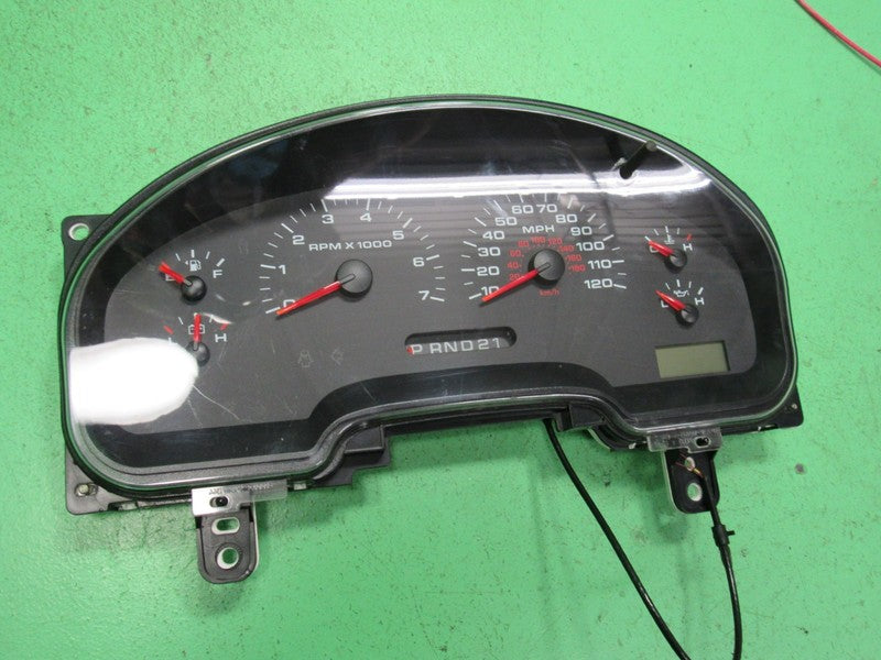 04-05 FORD F150 XLT INSTRUMENT GAUGE CLUSTER GAUGES SPEEDOMETER TACH T