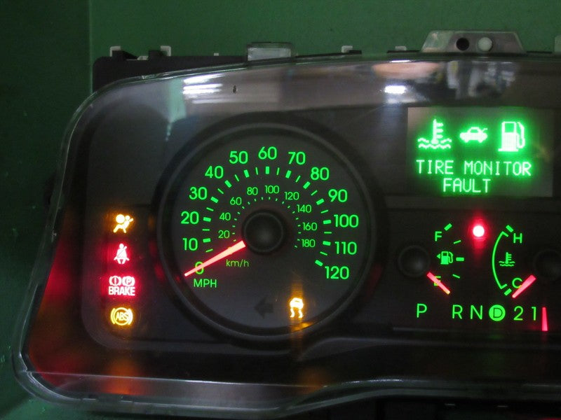 09 GRAND MARQUIS INSTRUMENT GAUGE CLUSTER GAUGES SPEEDO TACH MILEAGE P