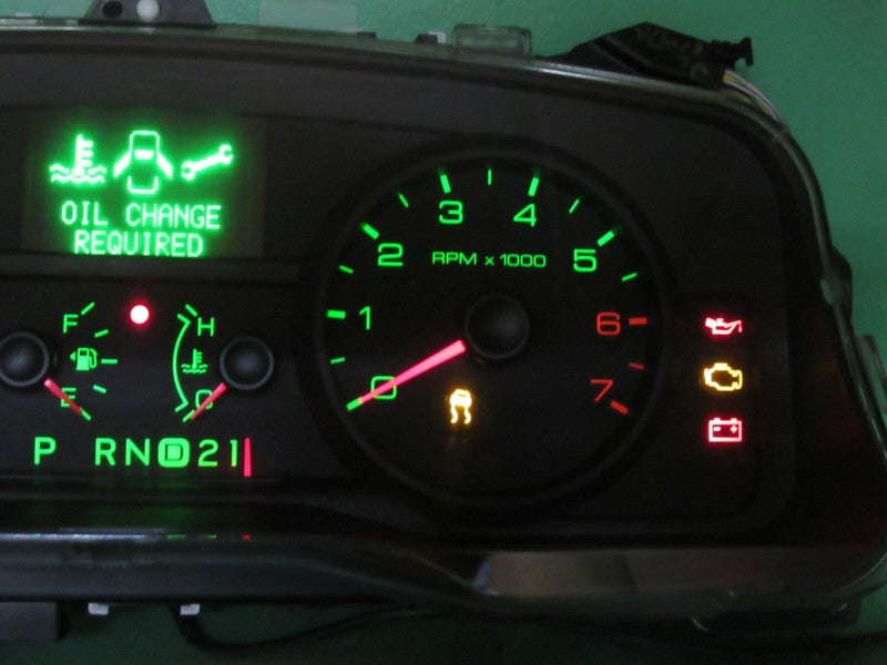06 CROWN VICTORIA INSTRUMENT GAUGE CLUSTER SPEEDO TACH MILEAGE PROG 63